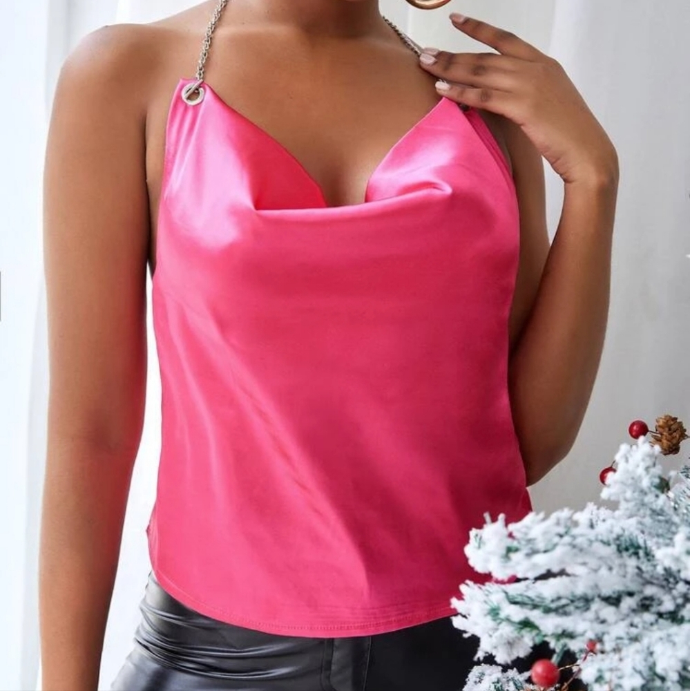 🎶 2/$10 Draped Collar Chain Satin Halter Top